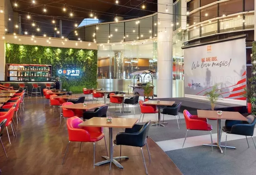 Отель Ibis Bandung Trans Studio