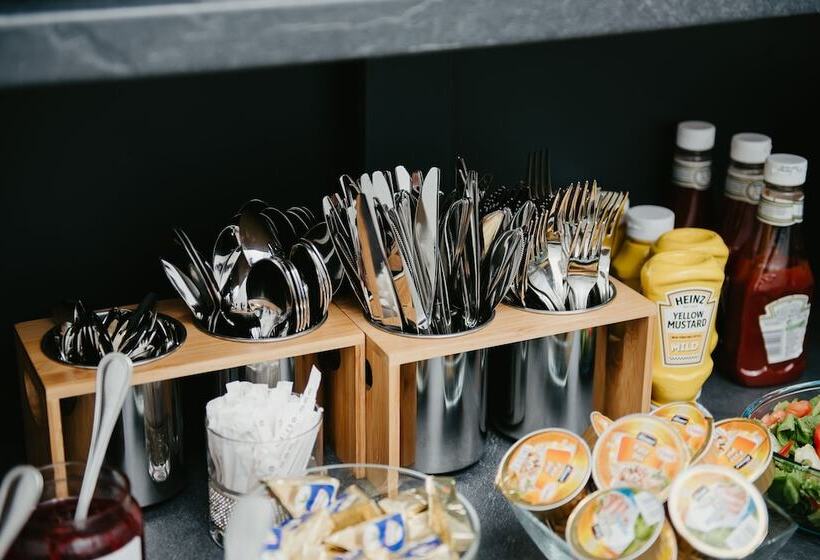 هتل Meteor Central