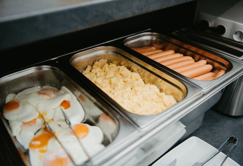 هتل Meteor Central