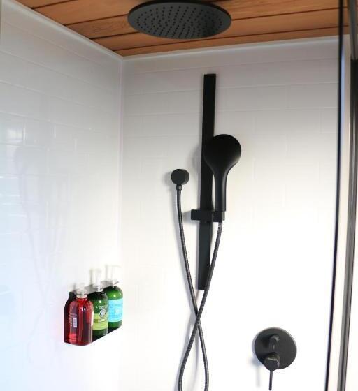 The Pink Lake Tiny House    Sakura