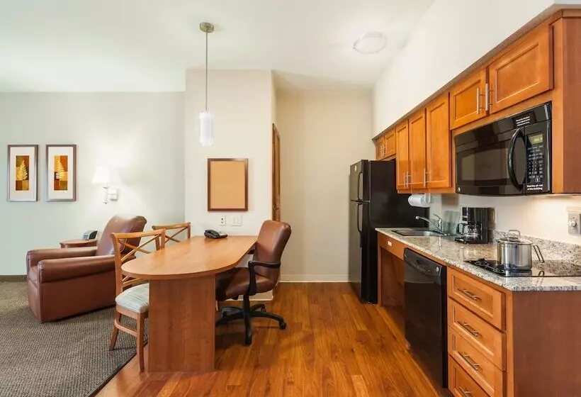 Candlewood Suites Houston I 10 East, An Ihg