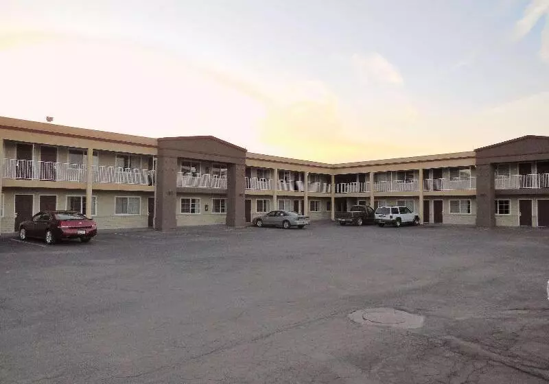 Отель Americas Best Value Inn Hanford
