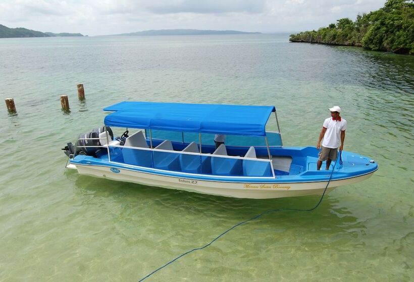 호텔 Breakfast At Monaco   Palais Boracay