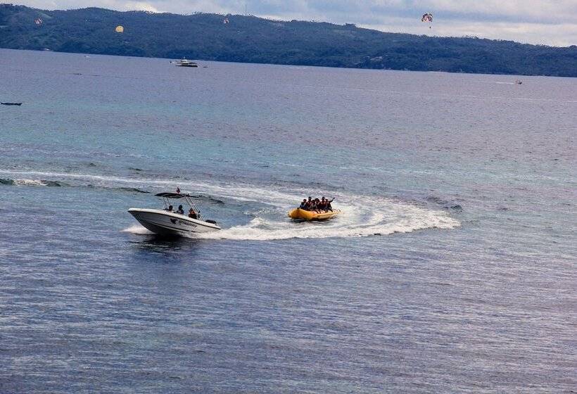 호텔 Breakfast At Monaco   Palais Boracay