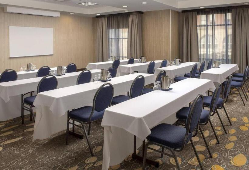 هتل Courtyard Tacoma Downtown