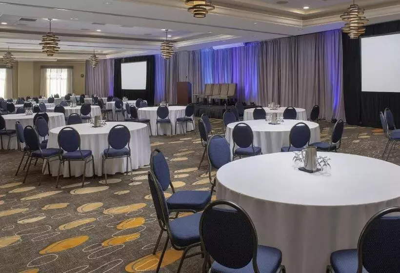 בית מלון כפרי Courtyard Tacoma Downtown