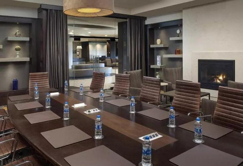 בית מלון כפרי Courtyard Tacoma Downtown