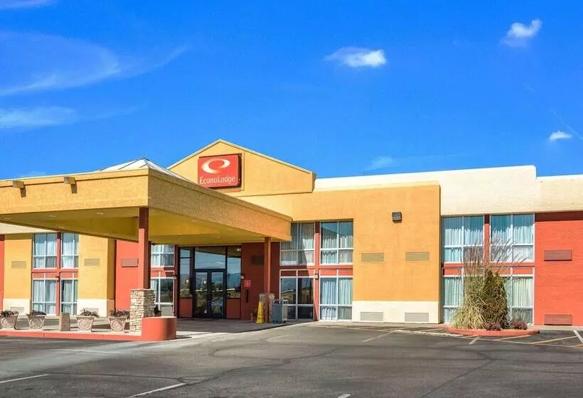 בית מלון כפרי Econo Lodge