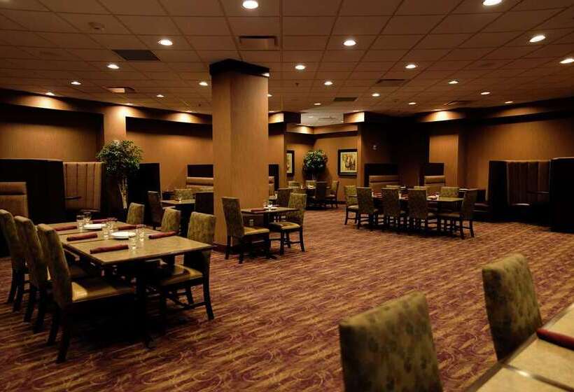 בית מלון כפרי Embassy Suites By Hilton Minneapolis North