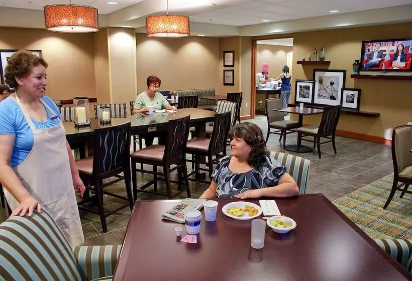 فندق Hampton Inn Las Vegas North Speedway