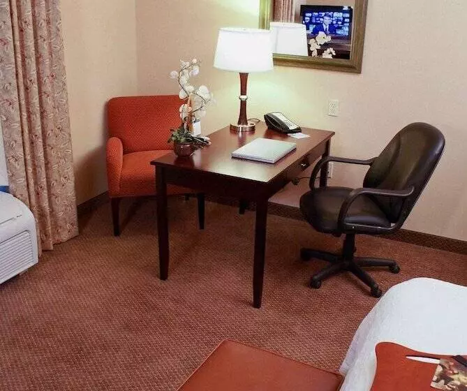 فندق Hampton Inn Las Vegas North Speedway