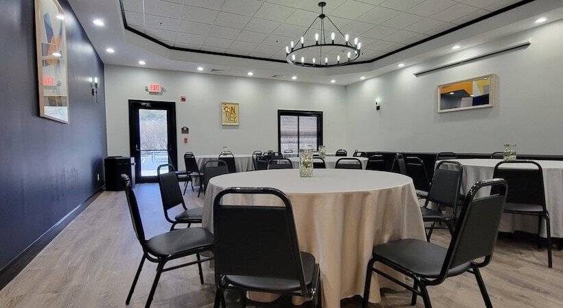 Holiday Inn Express Hotel & Suites Newton Sparta, An Ihg