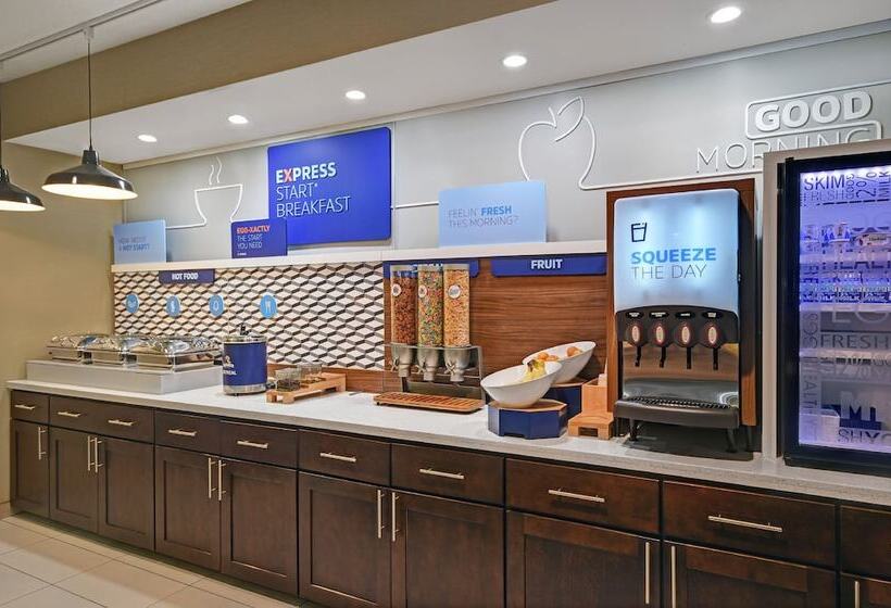 فندق Holiday Inn Express Marshall By Ihg