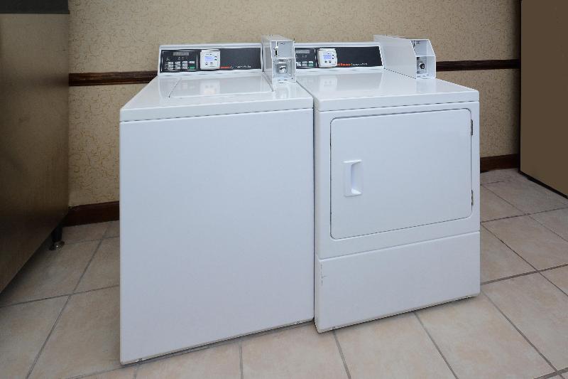 בית מלון כפרי Holiday Inn Express Richmond I 64 Short Pump Area, An Ihg