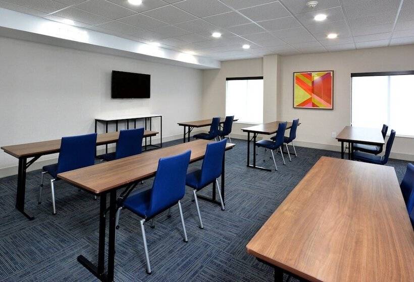 בית מלון כפרי Holiday Inn Express Richmond I 64 Short Pump Area, An Ihg