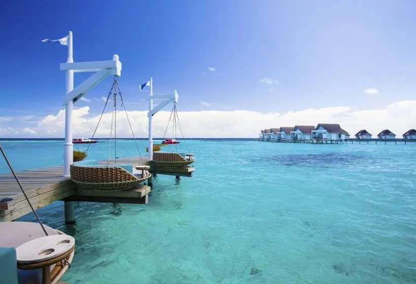 هتل Machchafushi Island Resort & Spa Maldives, The Centara Collection