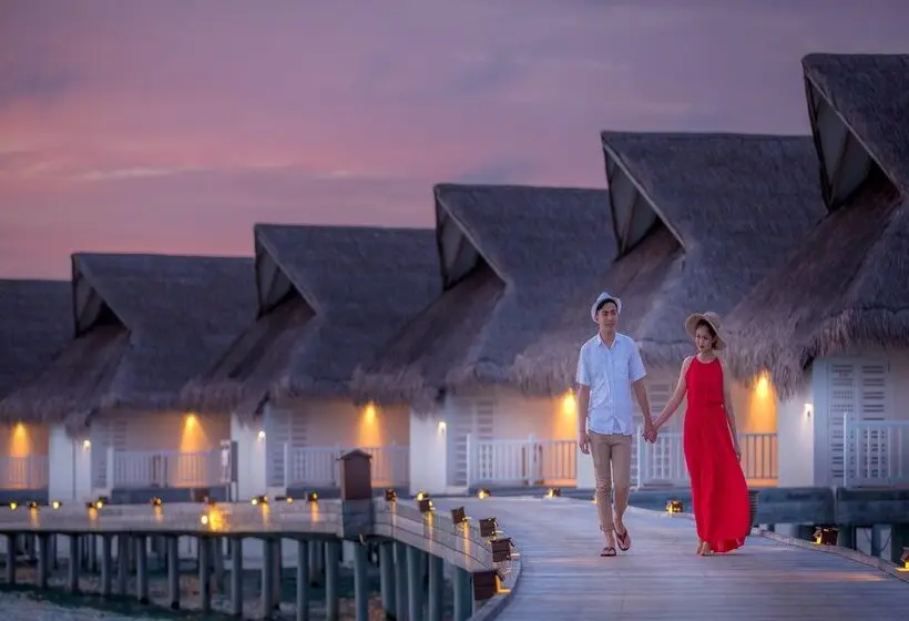 هتل Machchafushi Island Resort & Spa Maldives, The Centara Collection