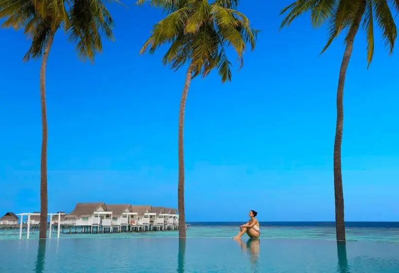 هتل Machchafushi Island Resort & Spa Maldives, The Centara Collection
