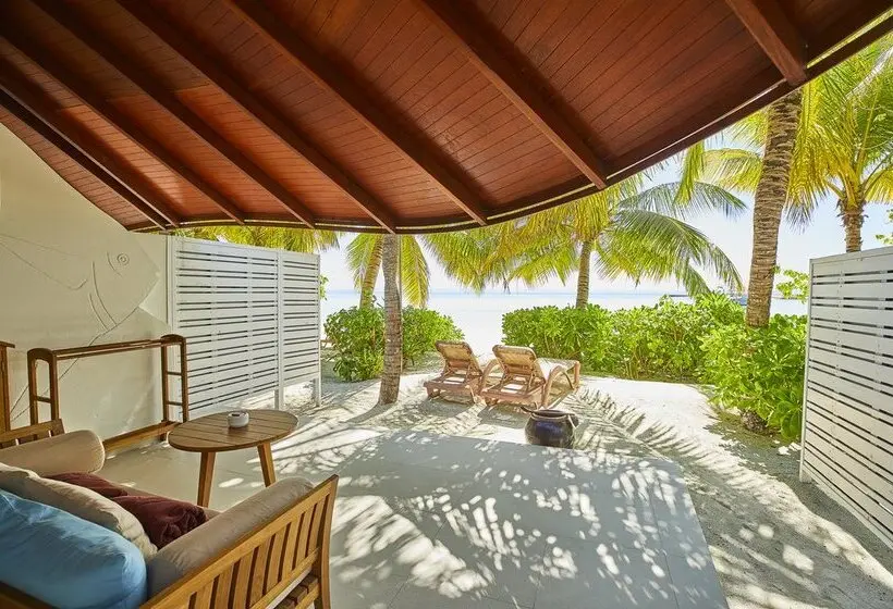 هتل Machchafushi Island Resort & Spa Maldives, The Centara Collection