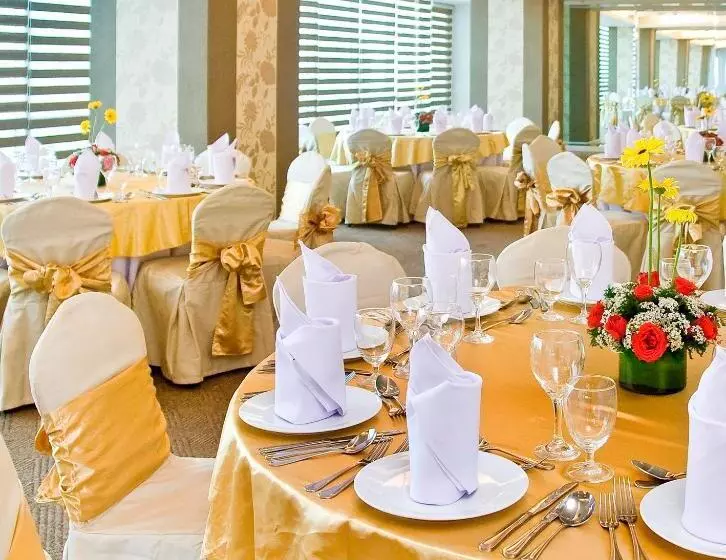 St Giles Hotel Makati