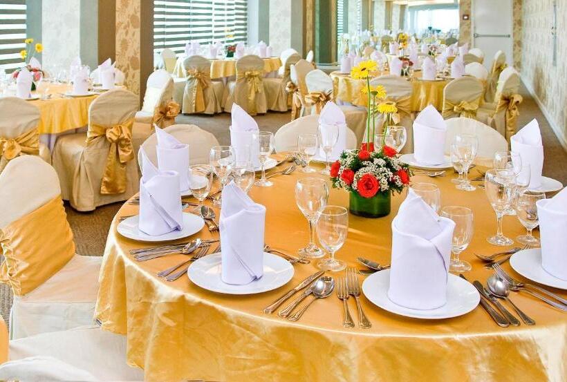 St Giles Hotel Makati