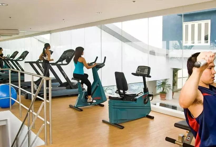 St Giles Hotel Makati