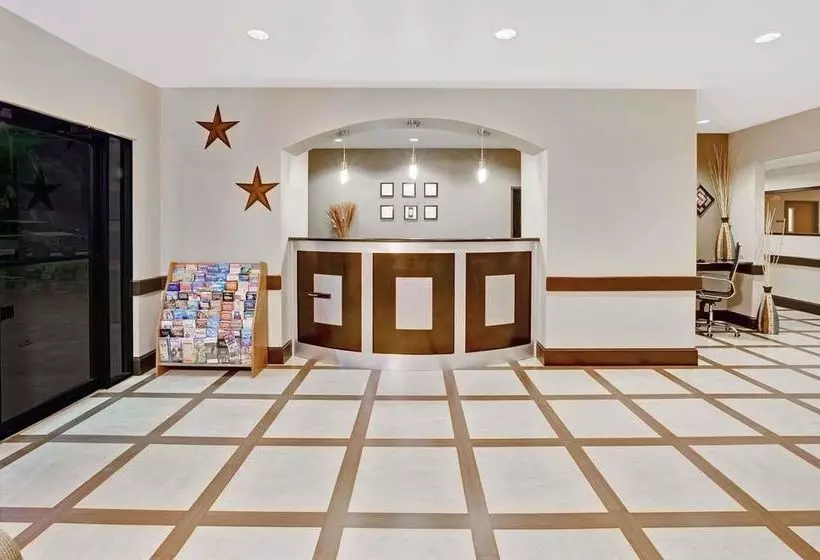 ホテル Super 8 By Wyndham Houston/i10/federal Road