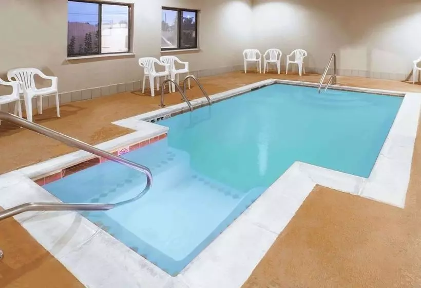 ホテル Super 8 By Wyndham Houston/i10/federal Road