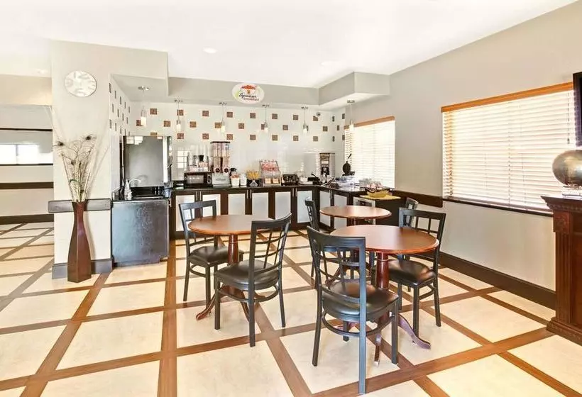 ホテル Super 8 By Wyndham Houston/i10/federal Road