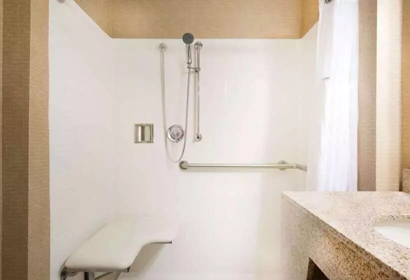 Отель Wingate By Wyndham York