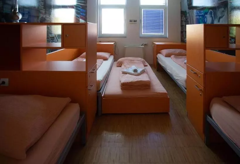 Hostel Pekarna