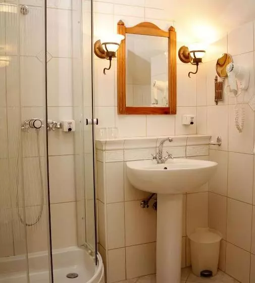 ホテル Lévay Villa