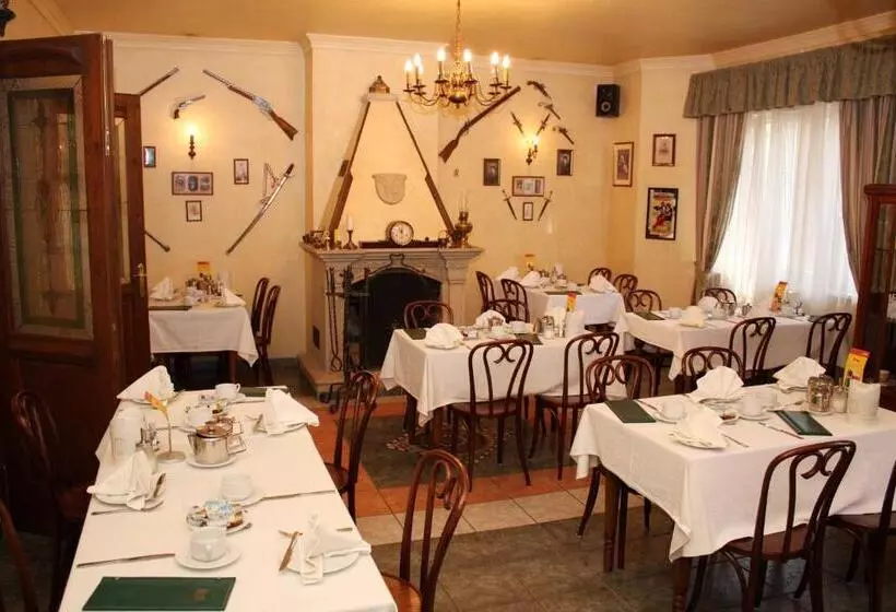 ホテル Lévay Villa