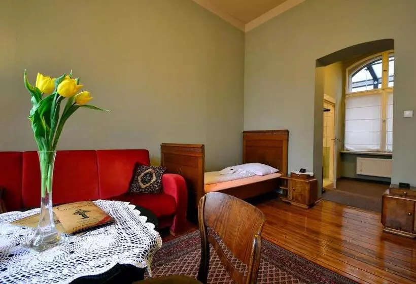 Hostel, Pokoje Gościnne Mleczarnia Ozonowane