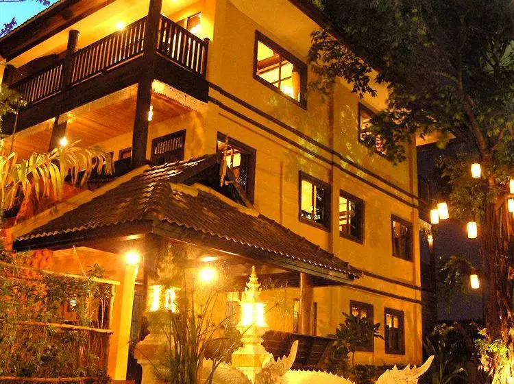 هتل Baan Thong Luang