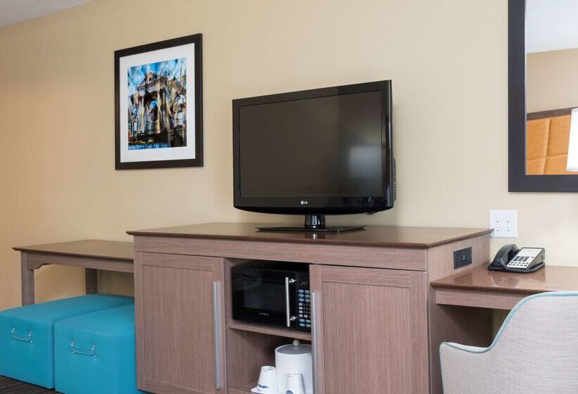 Отель Hampton Inn & Suites Fremont