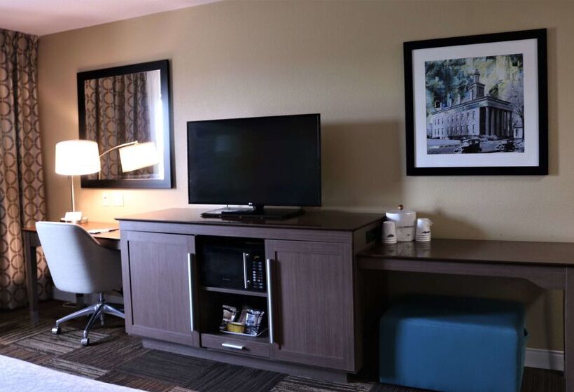 Отель Hampton Inn & Suites Fremont
