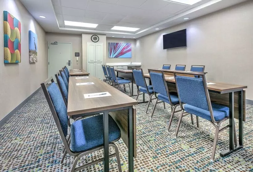 هتل Hampton Inn Kingsville