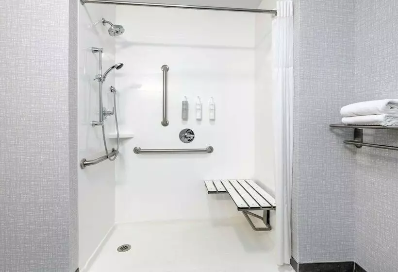 هتل Hampton Inn Kingsville