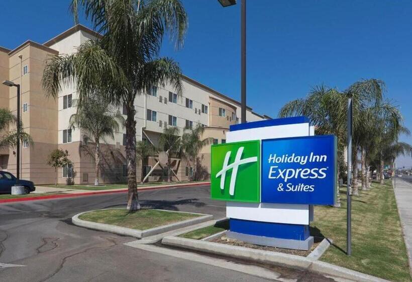 Отель Holiday Inn Express And Suites Bakersfield Central By Ihg