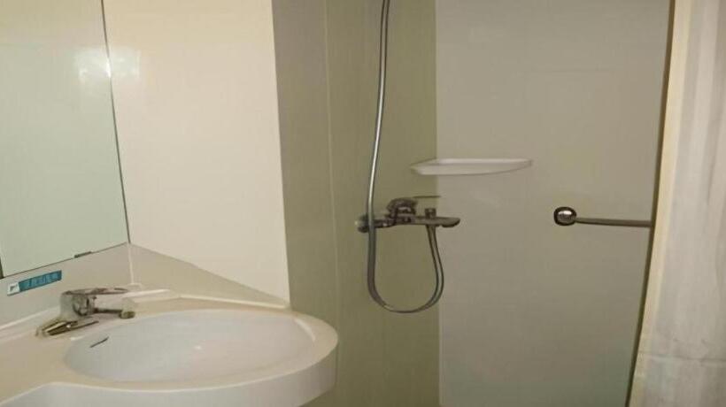 ホテル Jinjiang Inn Qingdao Wuxi Square Nanjing Road Metro Station