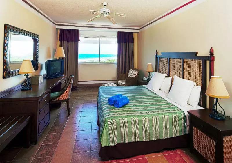 Memories Paraiso Azul Beach Resort