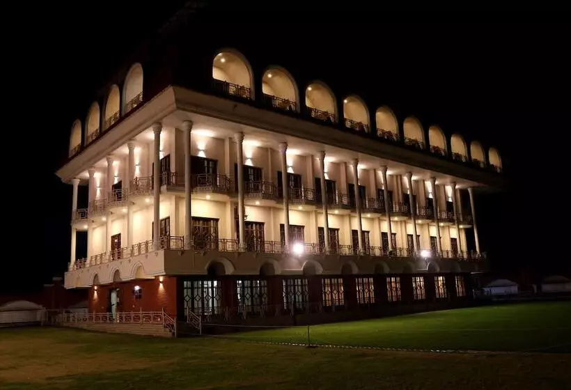 호텔 Aurangabad Gymkhana Club
