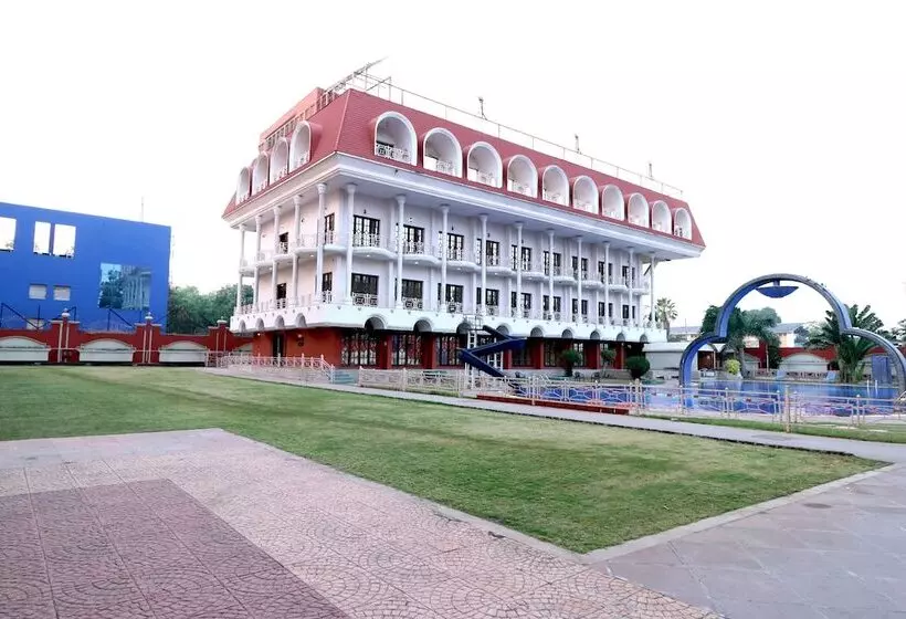 호텔 Aurangabad Gymkhana Club