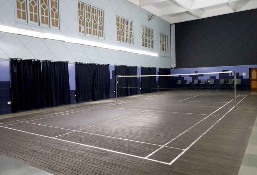 هتل Aurangabad Gymkhana Club