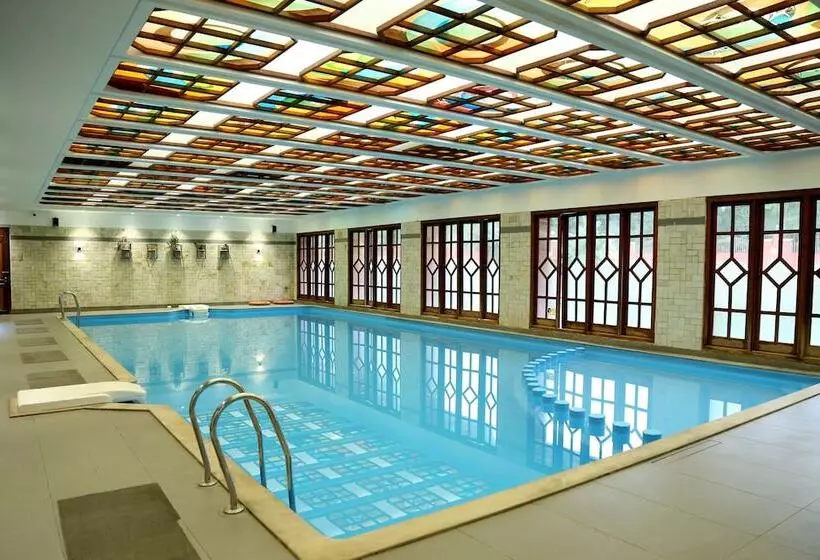 호텔 Aurangabad Gymkhana Club