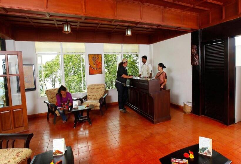 ホテル Blackberry Hills Munnarnature Resort & Spa