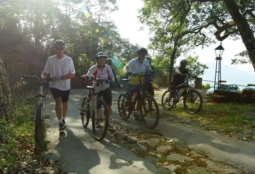 호텔 Blackberry Hills Munnarnature Resort & Spa