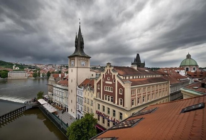 هتل Charles Bridge Palace