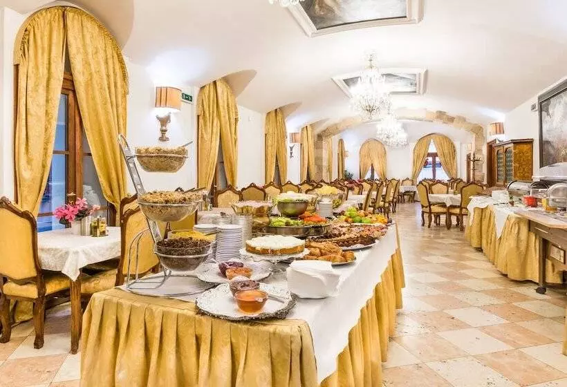 هتل Charles Bridge Palace